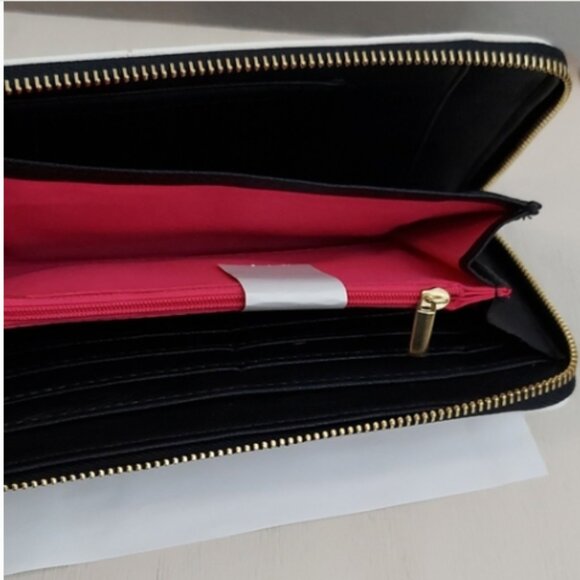 NWT  Betsey Johnson XOX BLACK & WHITE WALLET - Picture 7 of 7